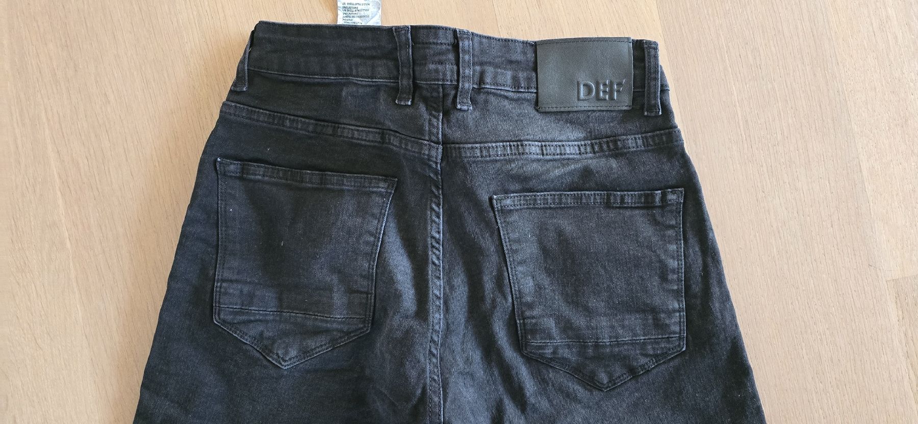 Jeans: Neue Jeans – Nuovo e nell'imballaggio originale da Amlikon-Bissegg venduto da Schnuefeli4 2