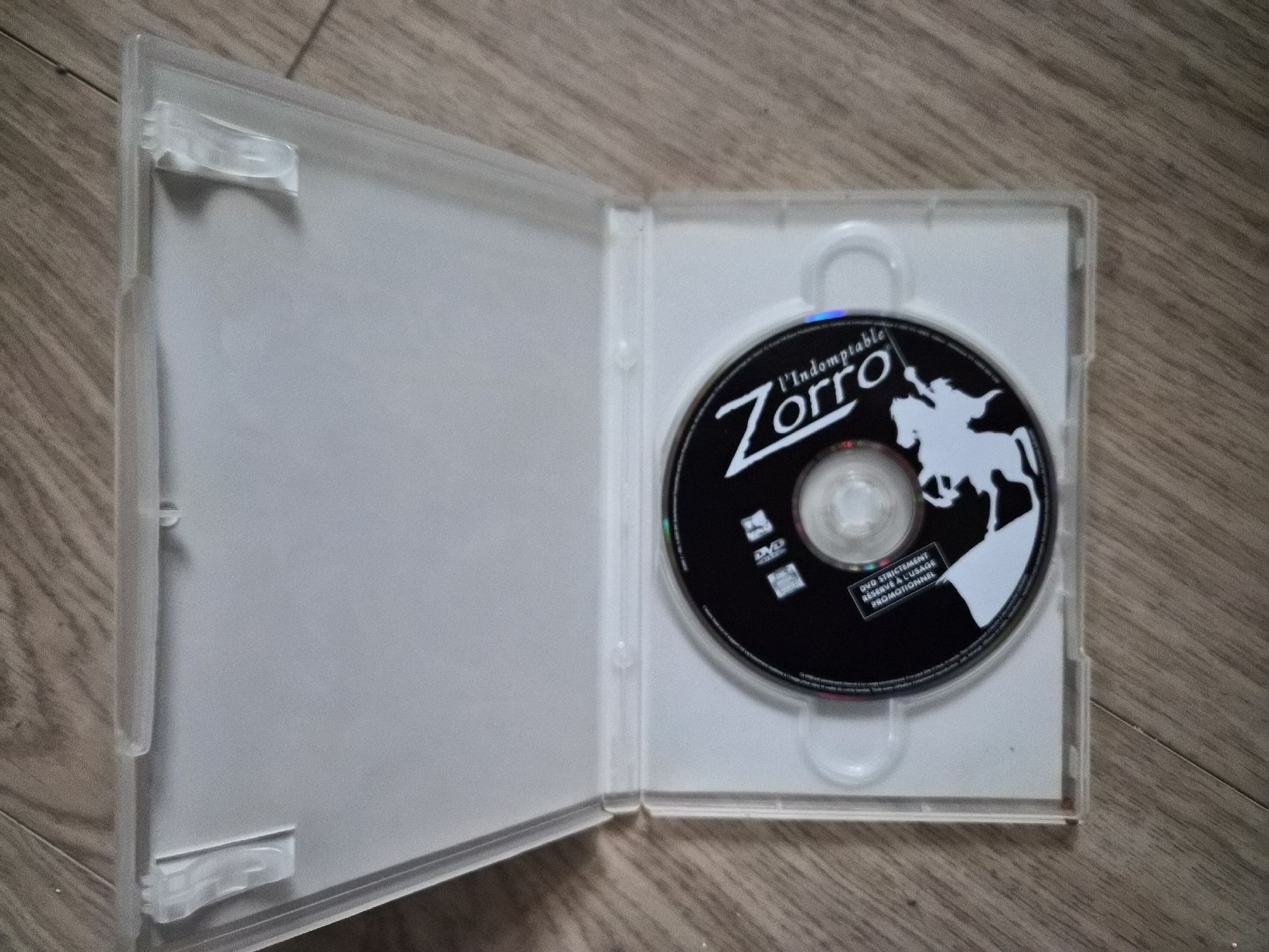 Tutti i DVDs: DVD Zorro, l'indomptable – Usato da La Joux FR venduto da car_ck96 1