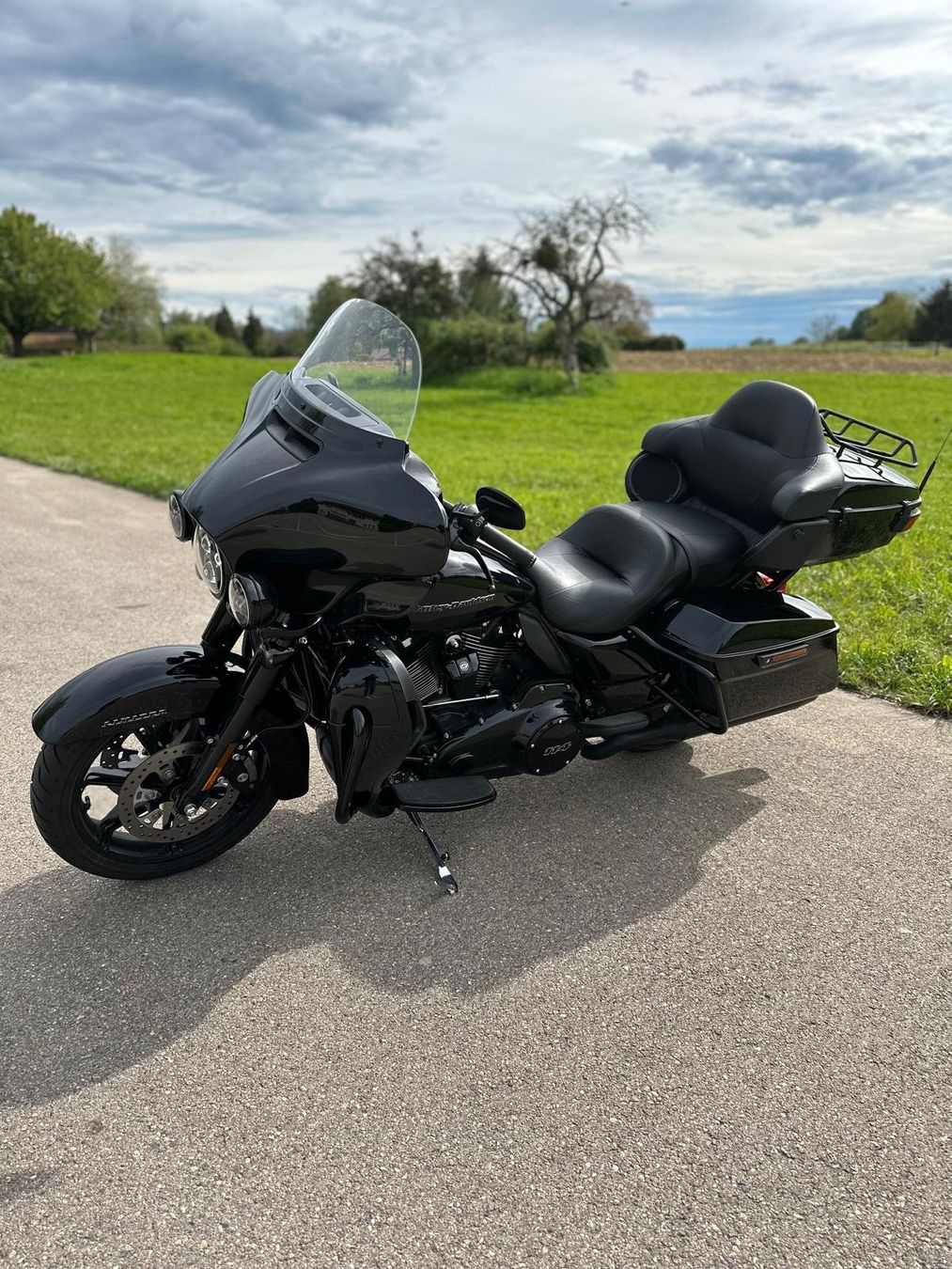 Harley-Davidson Strada: Harley-Davidson Street Glide – Usato da Lausanne venduto da cha_6s9h 2