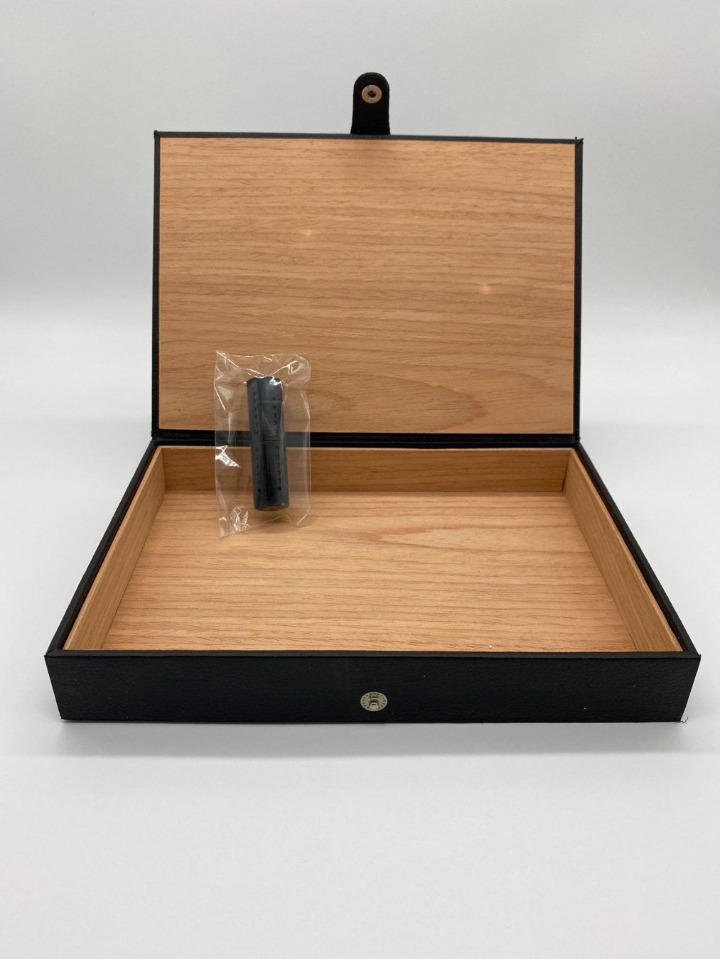 Humidor per sigari: Passatore Lederhumidor - Schwarz – Nuovo e nell'imballaggio originale da Zürich venduto da Zigarrenschweiz 1