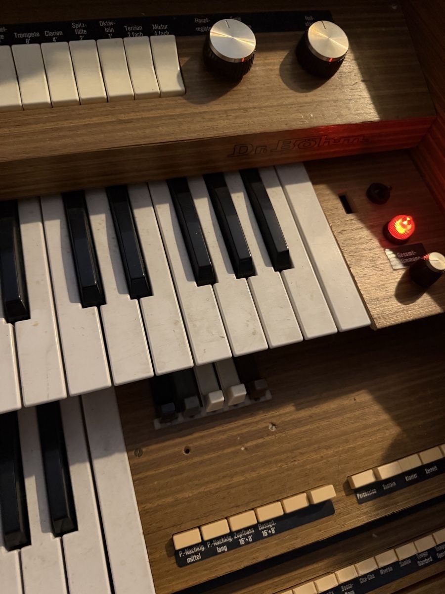 Musikinstrumente: Orgel von dr. Böhm – Gebraucht aus Tennwil von Zenayda 1