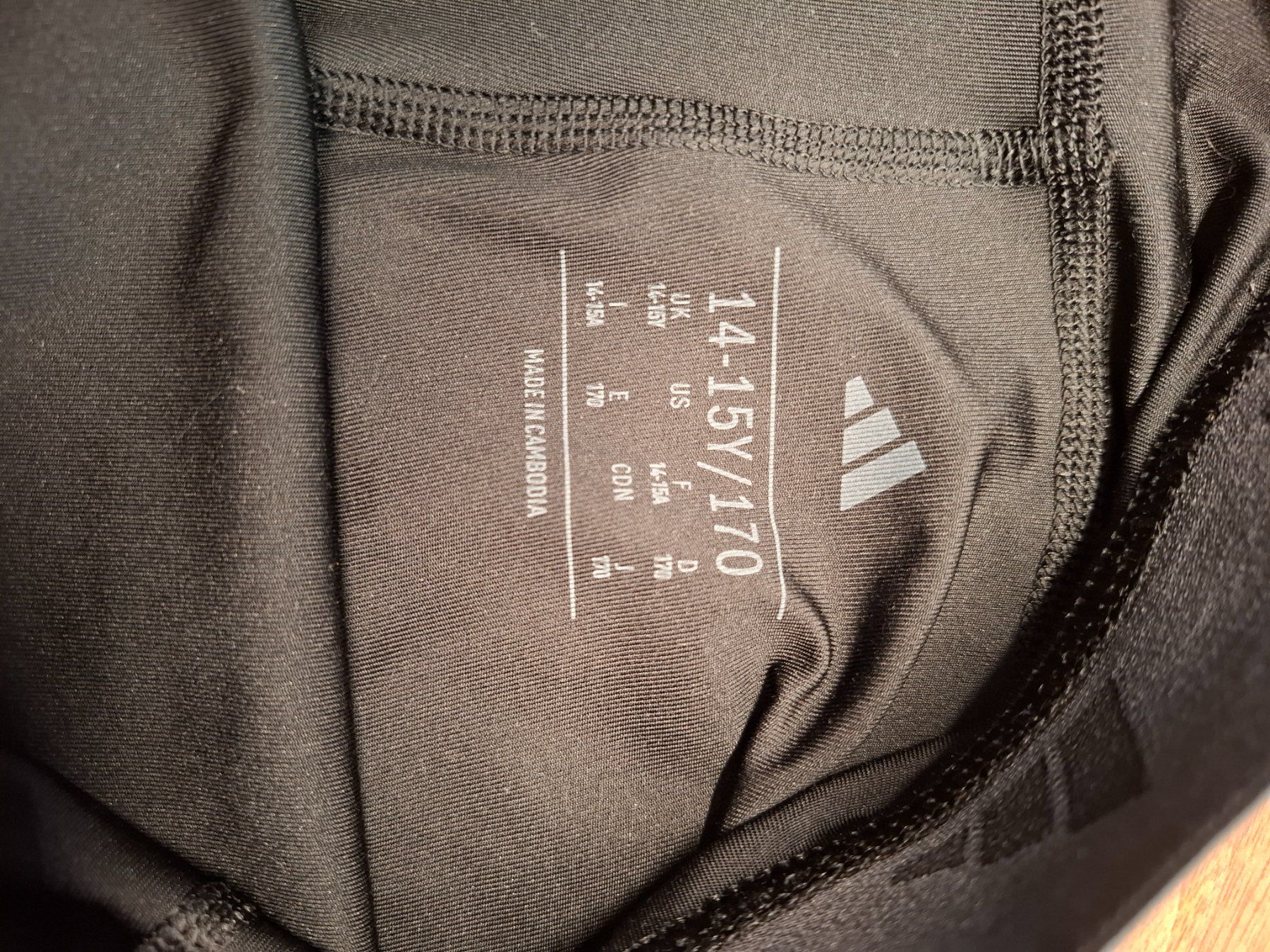 Adidas Pantaloni: Trainingshose Mädchen kurz – Usato da Aarwangen venduto da chepetto74 1