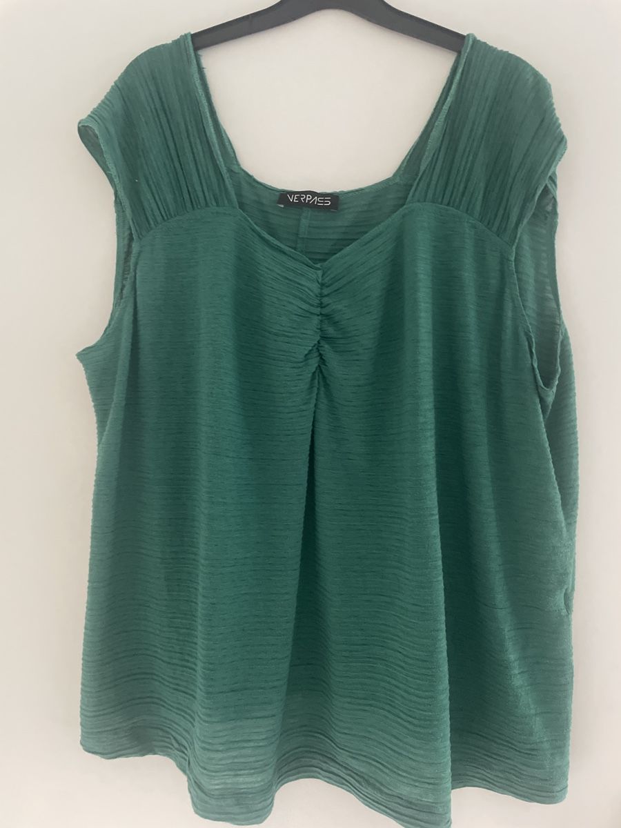 Top: Grünes Sommertop Gr. 56 – Usato da Schaffhausen venduto da Kolibri023