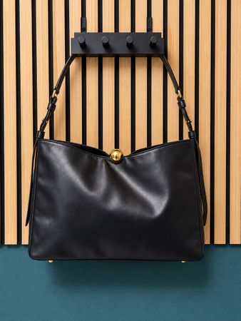 Furla Sfera Schultertasche schwarz neuwertig Leder