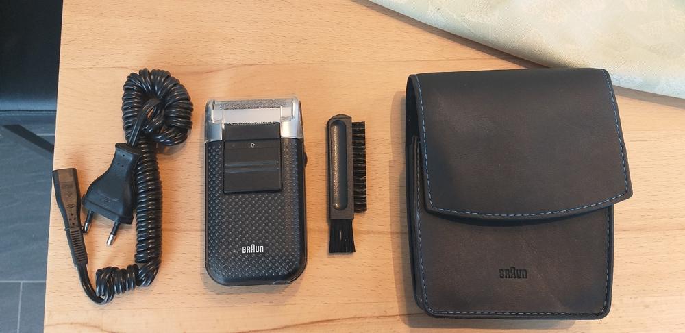 Vintage Braun Rasierer 5422 mit Hülle, guter Zustand (Gebraucht) in ...