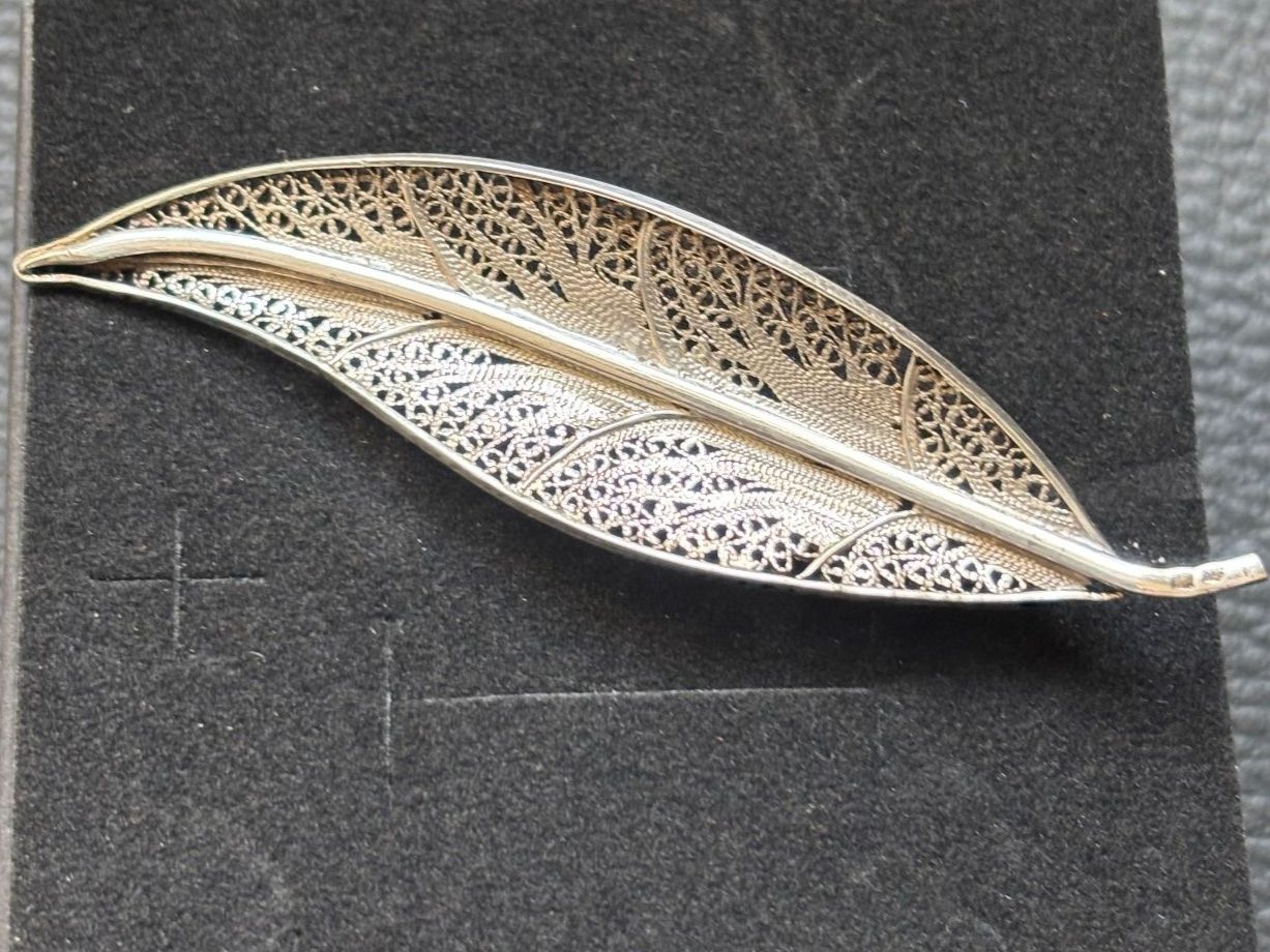 Spille & Fermagli: Broche vintage filigrane en argent – Usato da Peseux venduto da Cresus27