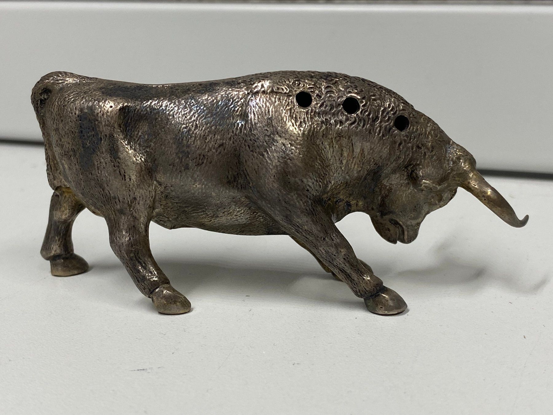 Statuette: Zahnstocherhalter Stier-Figur //i551 – Usato da Bern venduto da JMsoehne1987 4
