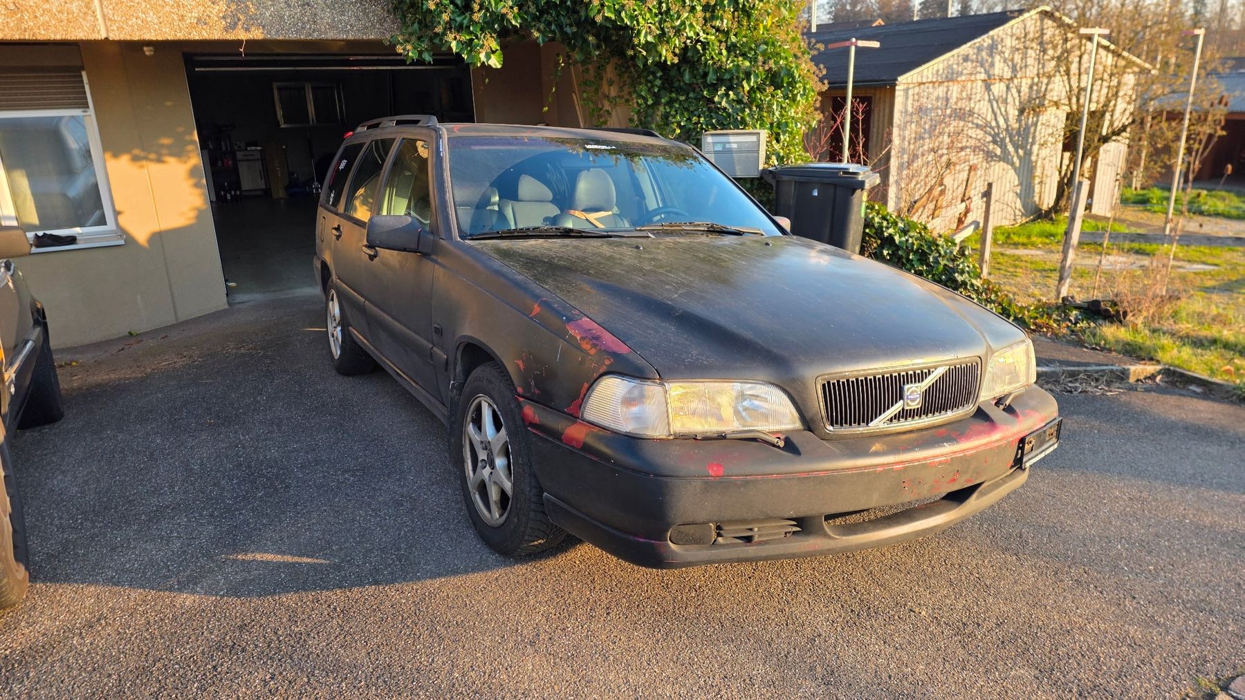 Volvo Automobili: Volvo V70 2.4T – Usato da Oberwil-Lieli venduto da inc_p5ff