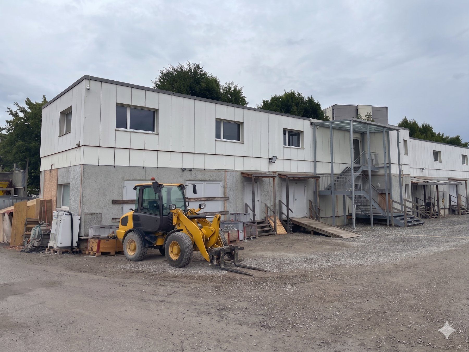 Baucontainer: Riesiger Bürocomplex in Holzbau! – Gebraucht aus Schlieren von raffaele93 1
