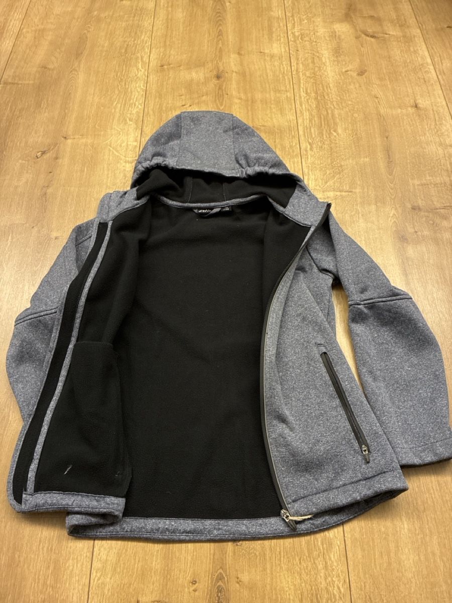 Jacken: Softshelljacke  Grösse 146  – Gebraucht aus Reinach BL von cel_6vz5 1