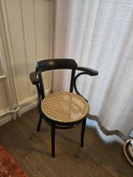 Stuhl mit geflochtener Sitzfläche