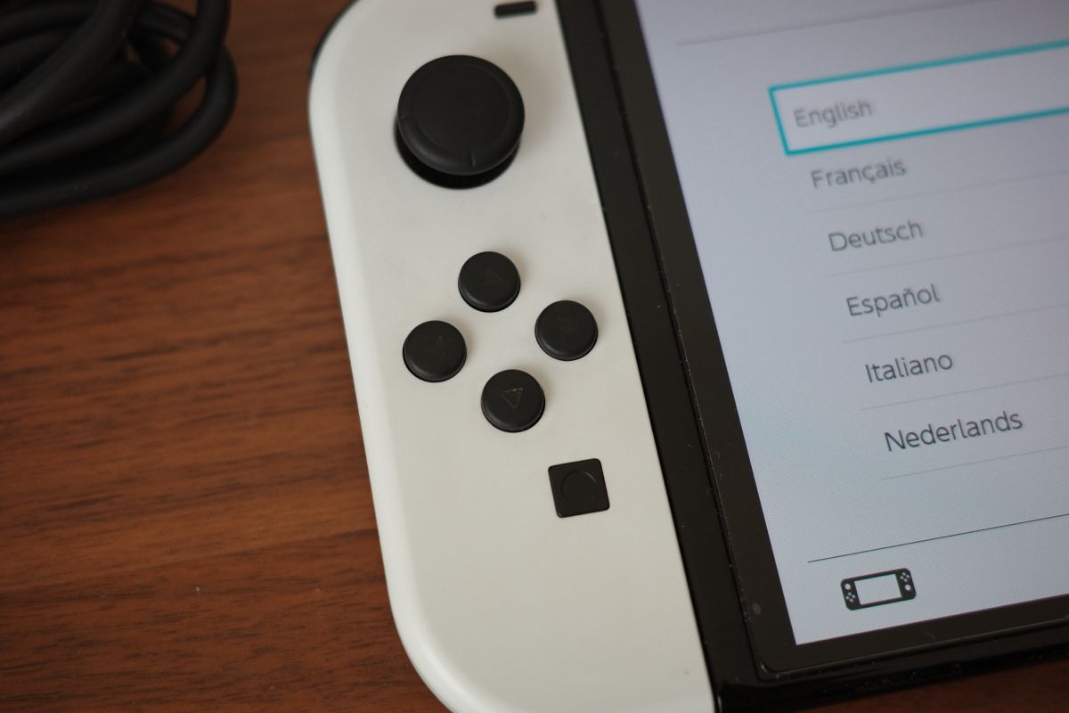 Nintendo Console: Nintendo Switch OLED – Neuwertiger Zustand – Usato da Kloten venduto da SpaceInvader 3