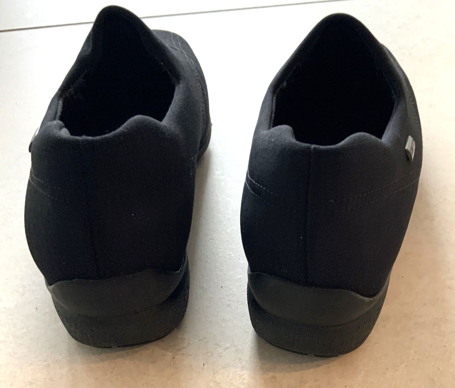 Scarpe da donna: ARA/Goretex Damenschuhe Grösse 3 1/2, schwarz – Nuovo (secondo la descrizione) da rheineck venduto da norwegianwood52 3