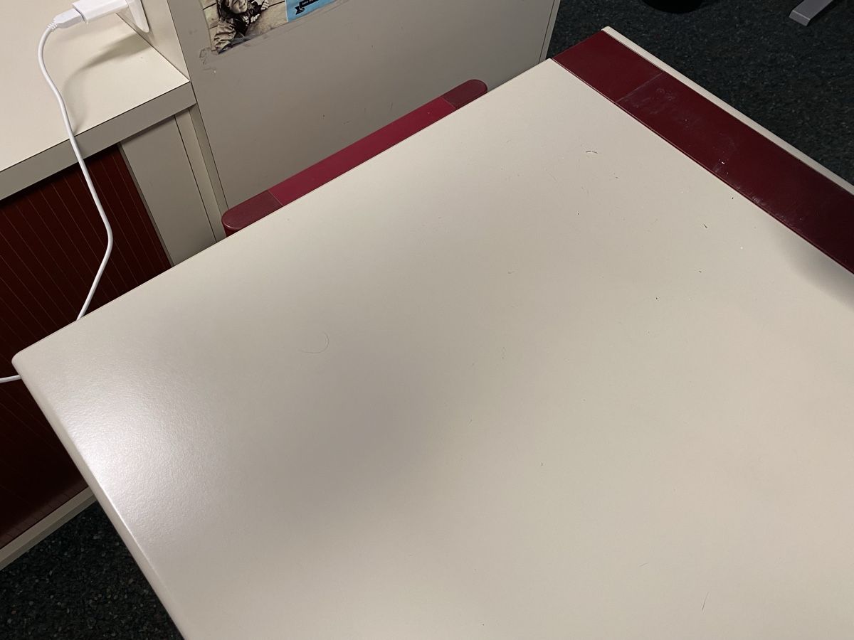Bureaux: Schreibtisch  – D'occasion à Hägglingen par Karin0802 6