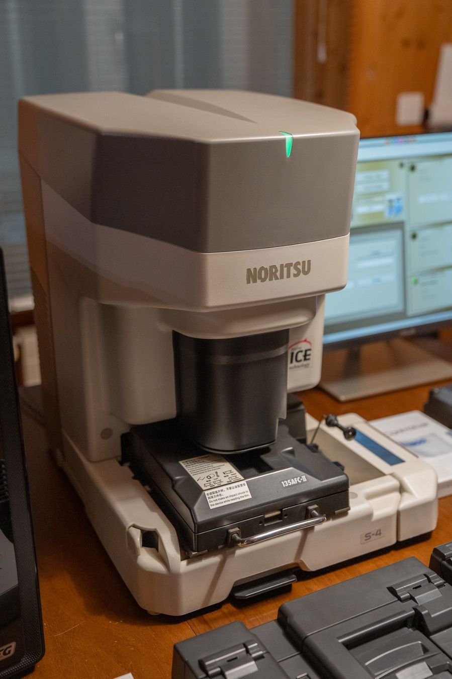 Scanner: Noritsu HS-1800 Film Scanner complete Package incl. Computer – Usato da Arni AG venduto da DrAresy 1