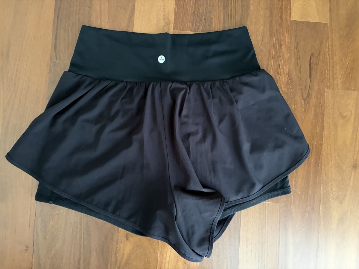 Halara Hosen: Halara Sporthose – Gebraucht aus Henau von martina_1998 2