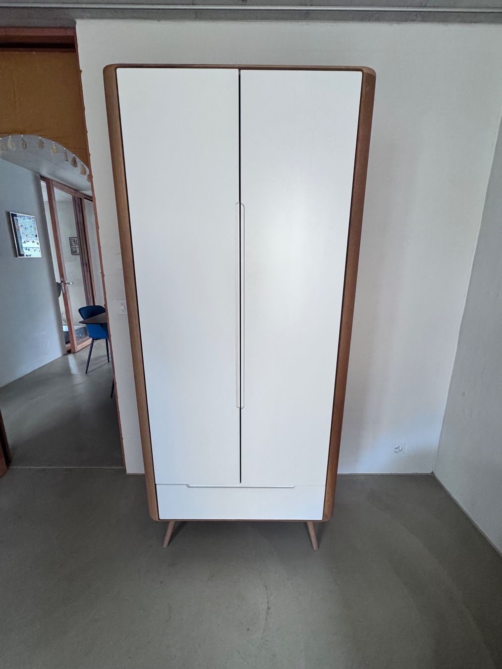 Gut erhaltener Kleiderschrank aus Holz und Weiss, Top Zus... (Gebraucht) in Baden für CHF 1000 – nur Abholung auf Ricardo kaufen