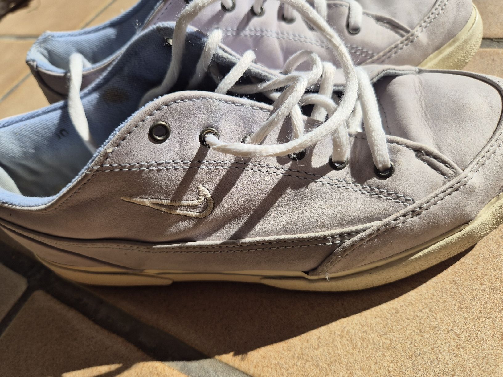 Nike Scarpe da donna: Nike Sneaker – Usato da Villigen venduto da Ctuefeli 1