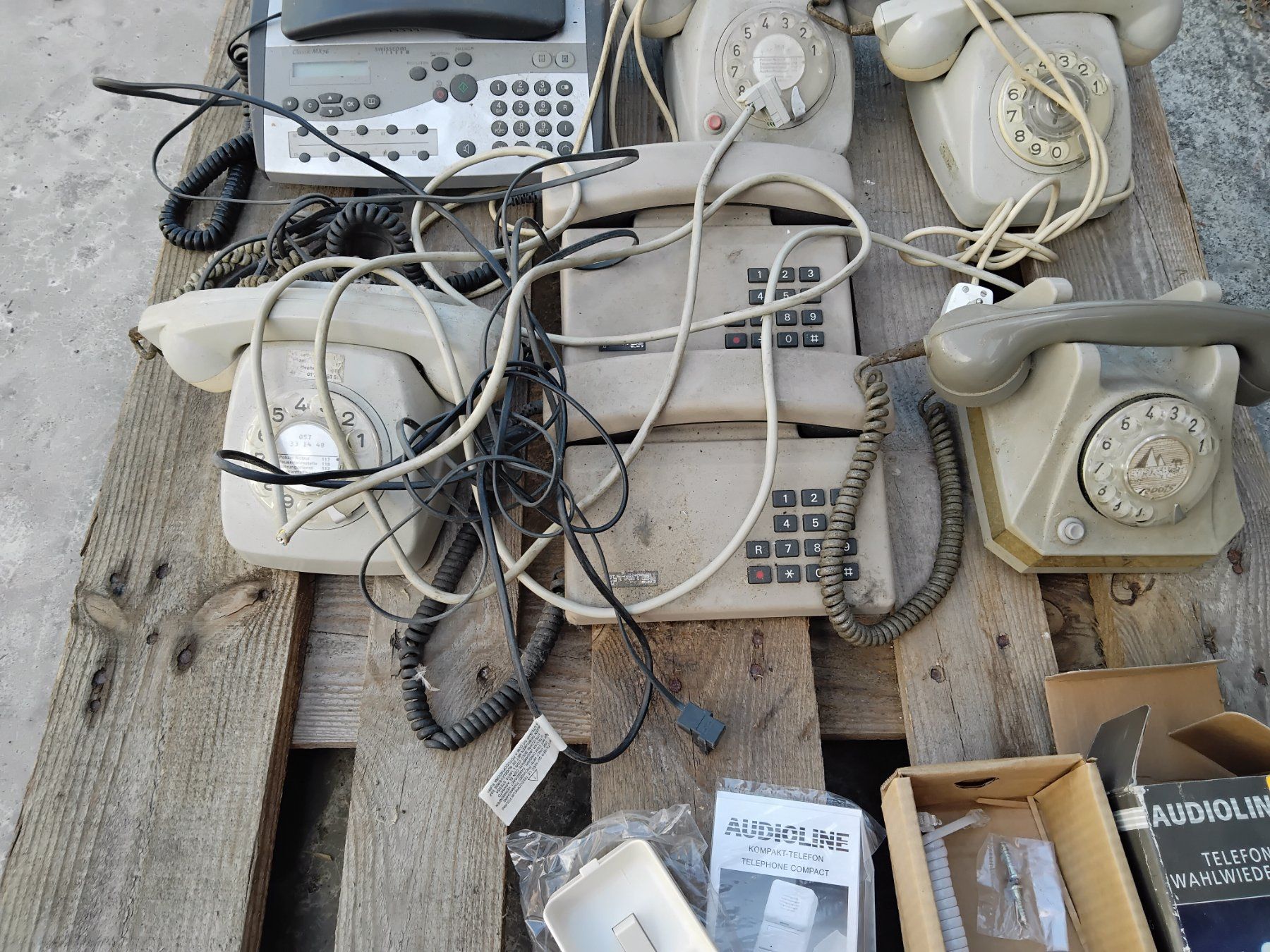 Telefone: Schweizer Telefone – Defekt aus Nuglar von lampa-radio 1