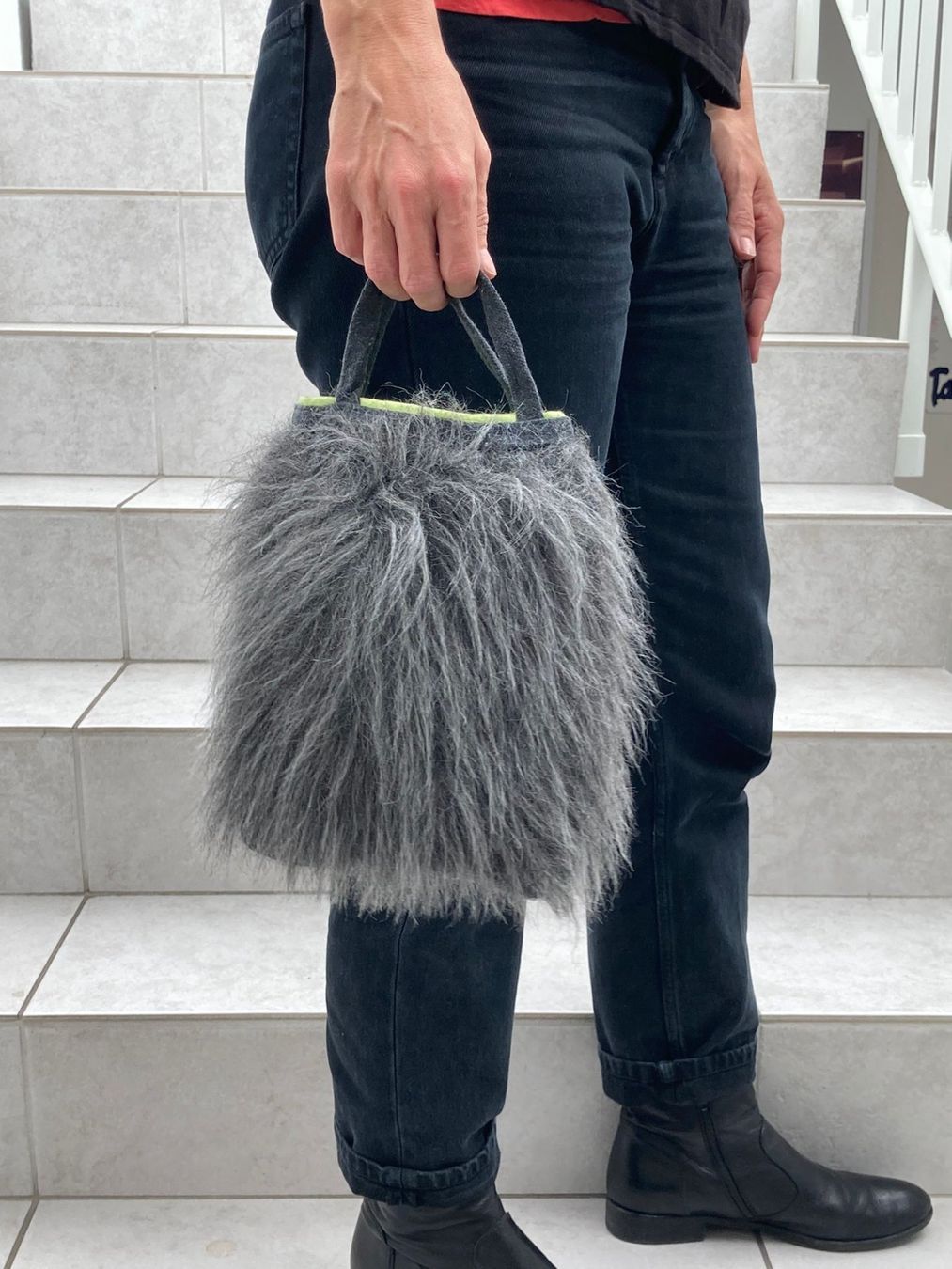 Borse & Zaini: witzige Kunstfelltasche – Nuovo e nell'imballaggio originale da Reinach BL venduto da Rochriba 1