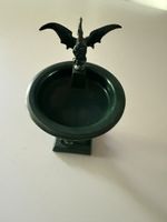 Antike Basilisk Brunnen mit Drachenfigur grün