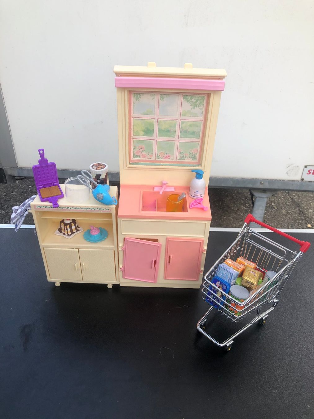 Giocattoli: Barbie Küche – Usato da Zürich venduto da BLACKDOG8