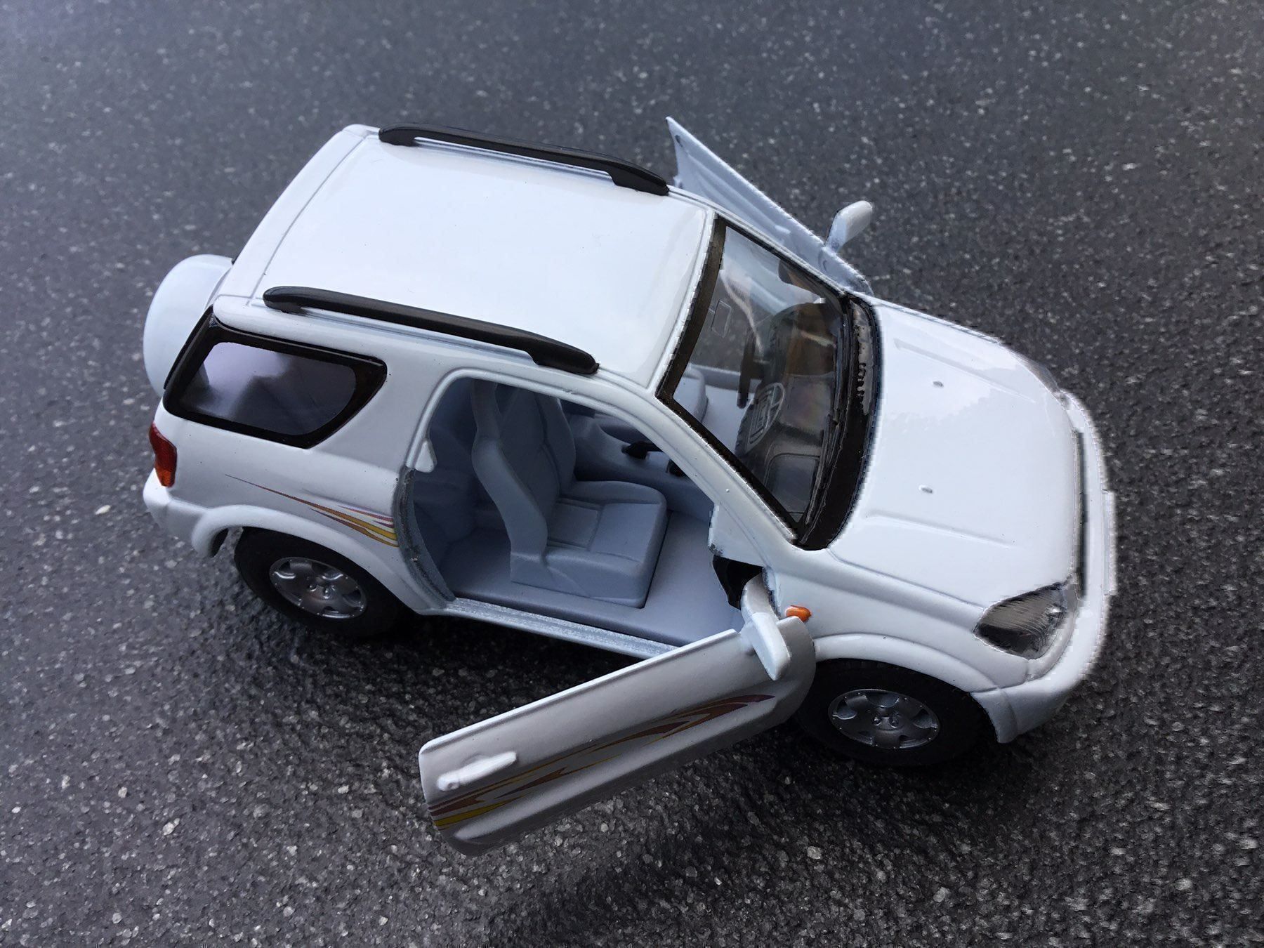 Toyota Modellautos: Toyota RAV4 – Neu (gemäss Beschreibung) aus Erlenbach im Simmental von Model_box 6
