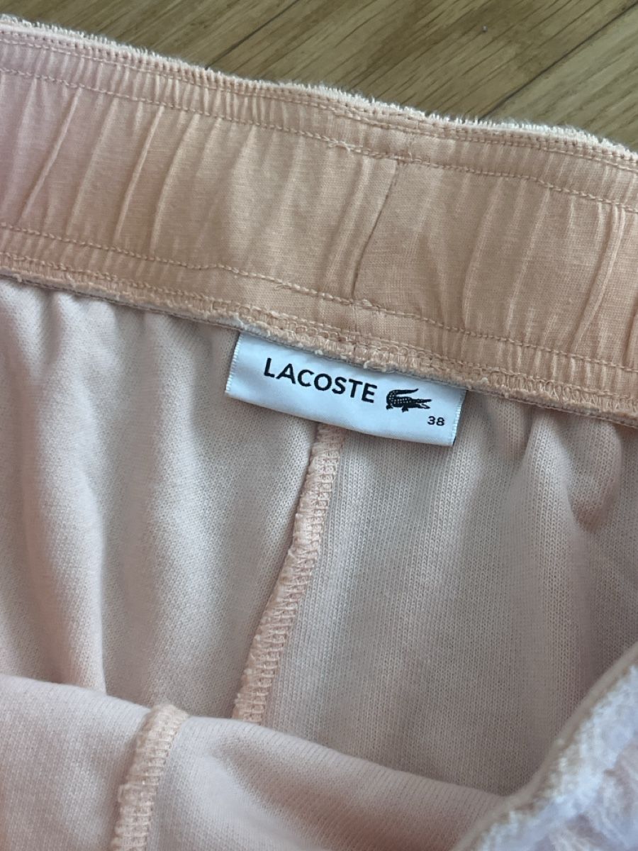 Lacoste Pantaloni: Lacoste shorts 38 – Usato da Rüschlikon venduto da La_Mode 1