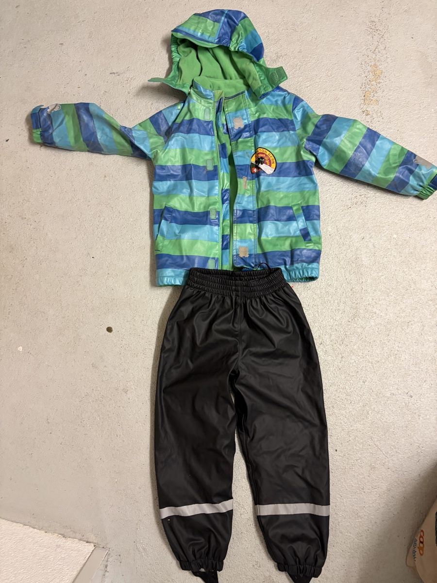 Lotti & Set di vestiti: RegenJacke mit Regenhose – Usato da Ostermundigen venduto da des_t9vv