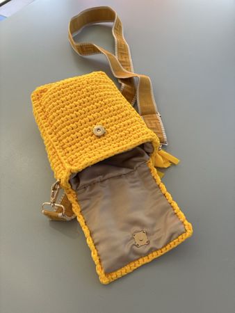Gehäkelte Handtasche gelb mit Fransen neu