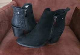 topmodische schwarze Stiefeletten, Grösse 38/ neu!
