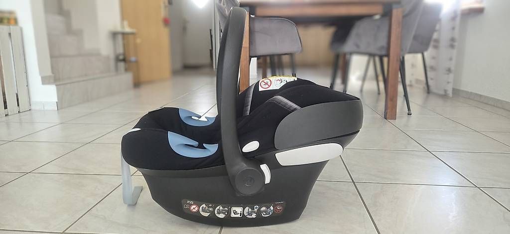 Seggiolini per auto: Babycase – Usato da Blauen venduto da Chicco66