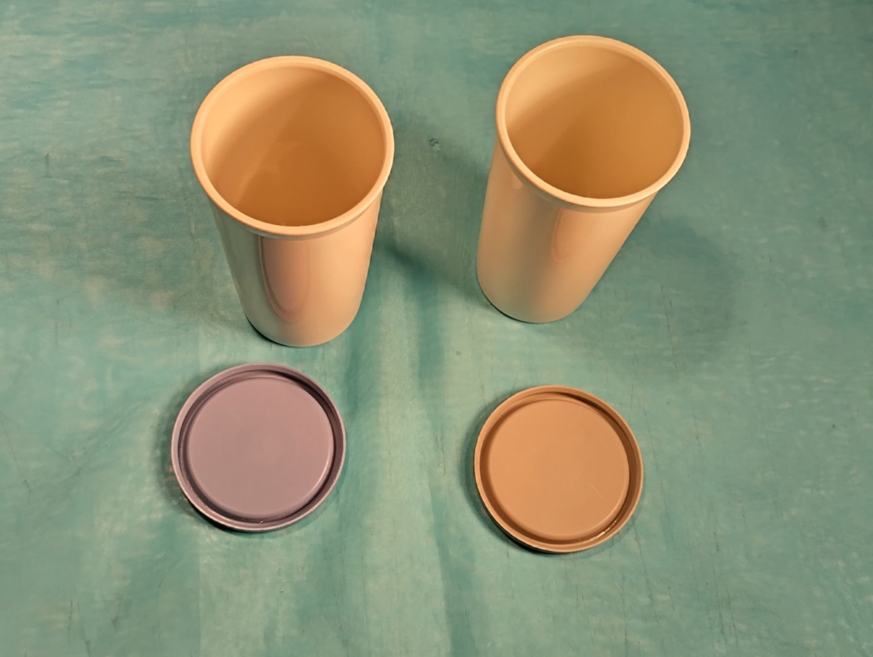 Tupperware Contenitori & Simili: 2 Tupperware Becher mit Deckel – Usato da Bellach venduto da JingleCherry 3