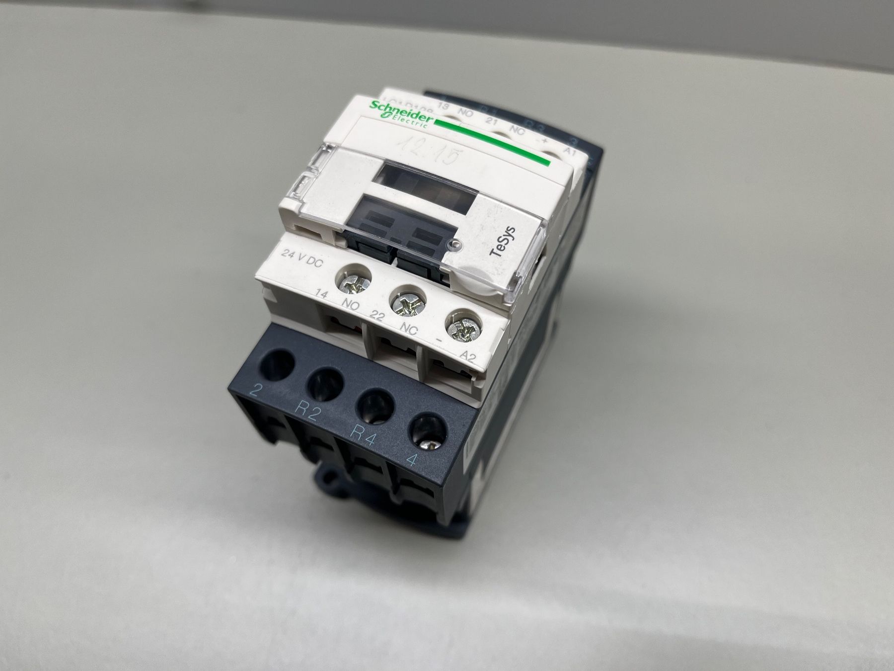 Schneider Elektronikbauteile: Lastschützen Konvolut 24V DC – Gebraucht aus Jenaz von Speedy350 2