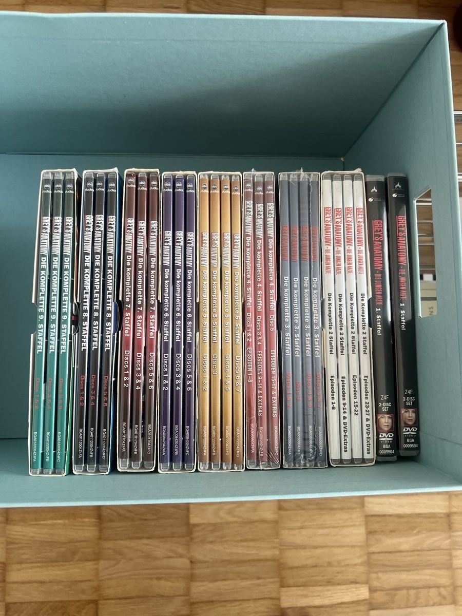 Tutti i DVDs: Greys Anatomie DVD Staffel 1-9 – Usato da St. Gallen venduto da AlixH