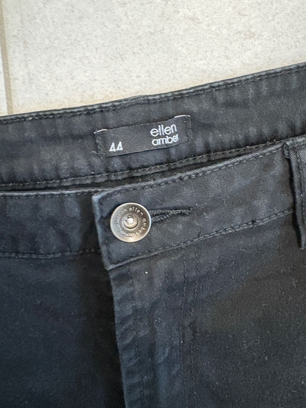 Ellen Amber Jeans: Ellen Amber Jeans Schwarz Grösse 44 – Usato da Auenstein venduto da 5222 1