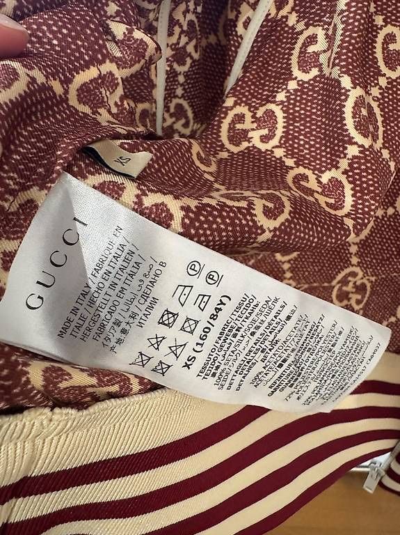 Gucci Anzüge, Sport- & Funktionsanzüge: GUCCI JACKE & SHORTS LOGO – Neu (gemäss Beschreibung) aus Schwyz von bofb 4