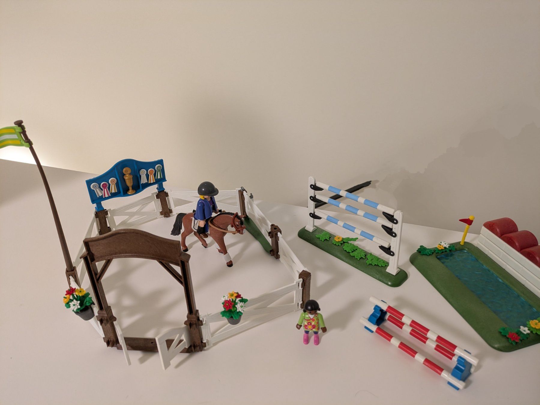 Playmobil Spielzeuge: Playmobil Reittunier und Pferdedusche – Gebraucht aus Haldenstein von beb_hy8v 1