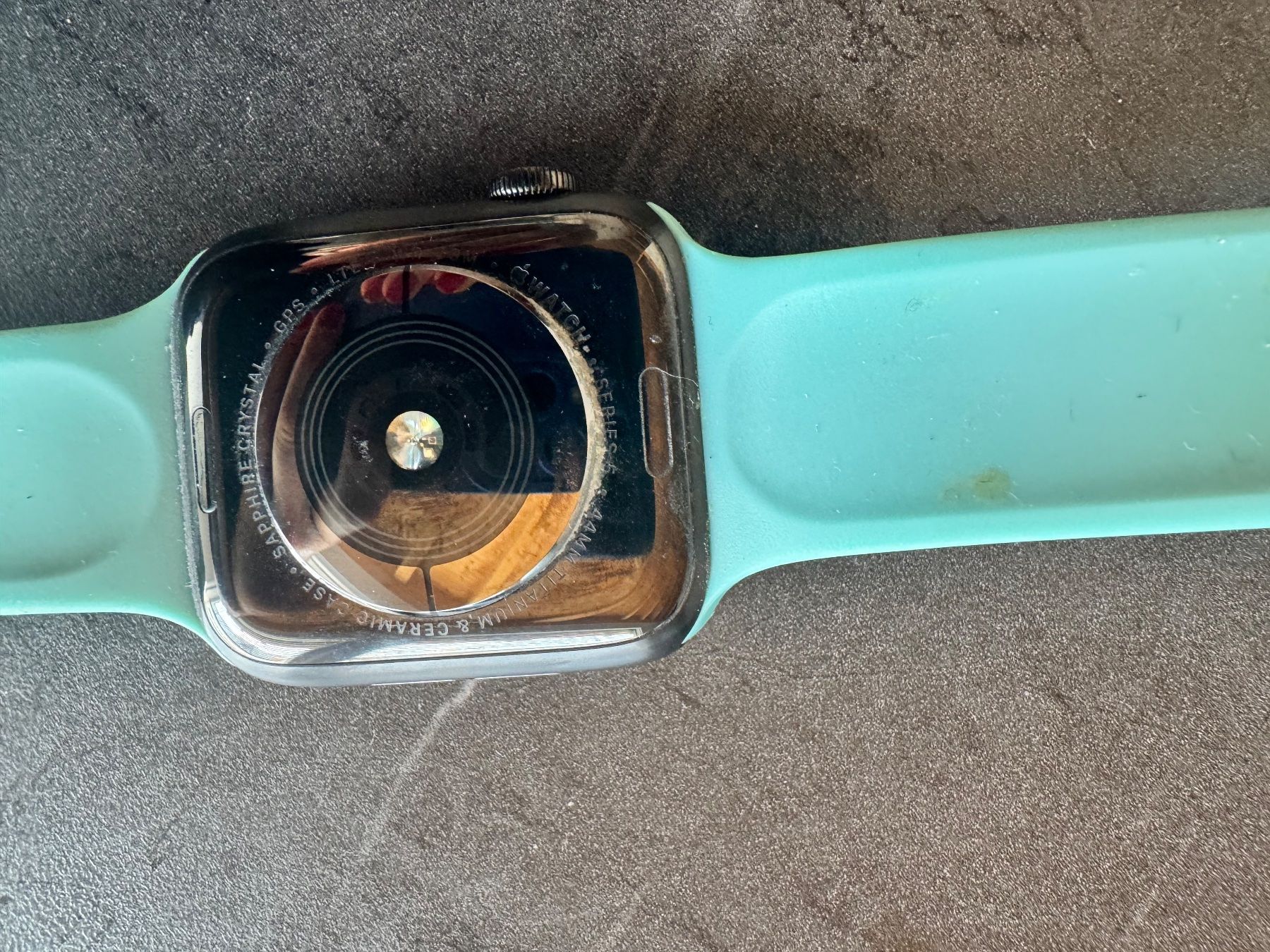 Apple Smartwatch: Apple Watch SE 44mm Aluminium Bleu avec bracelets – Gebraucht aus St-Pierre-Clages von Norardini14. 1