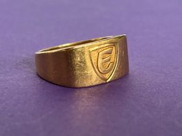 Goldring mit „E“ Graviert (51)