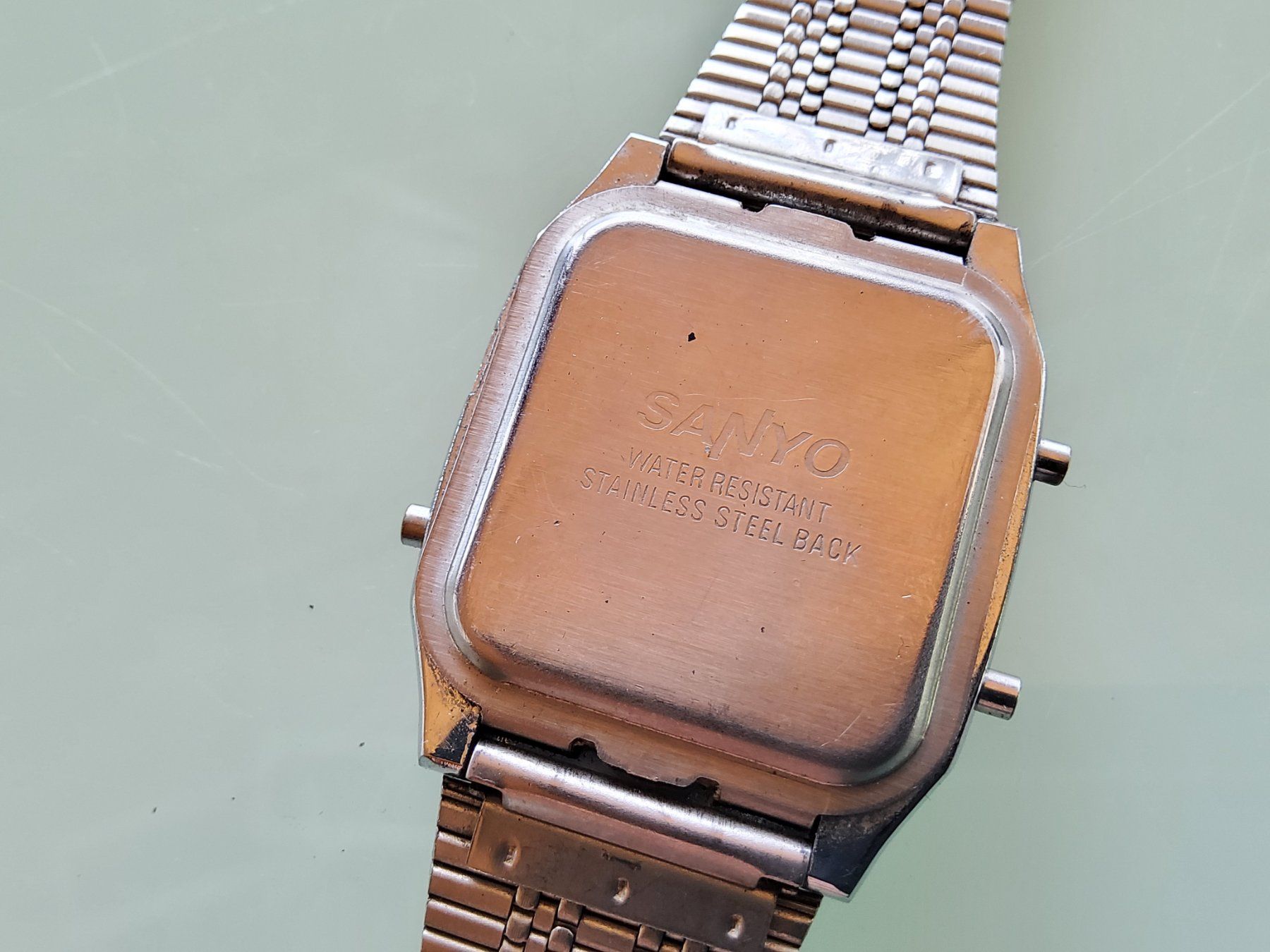 Montres: Montre bracelet Sanyo – Défectueux à Malleray par Broc-Mo 4