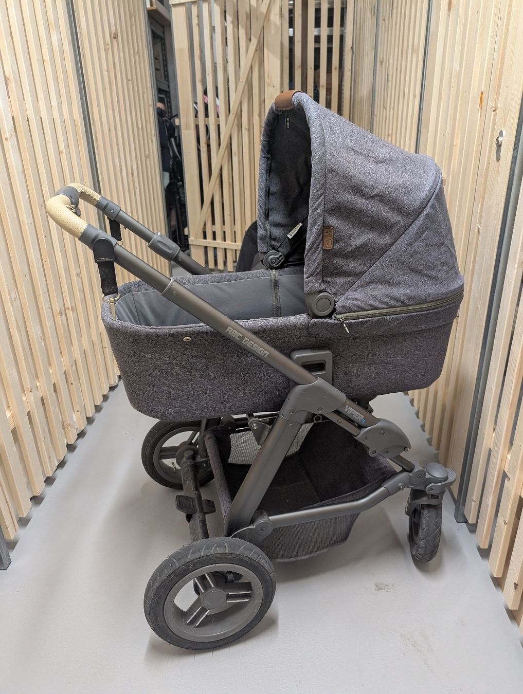 ABC Design Kinderwagen: Kinderwagen ABC Viper 4 – Gebraucht aus Zürich von Cyril1988