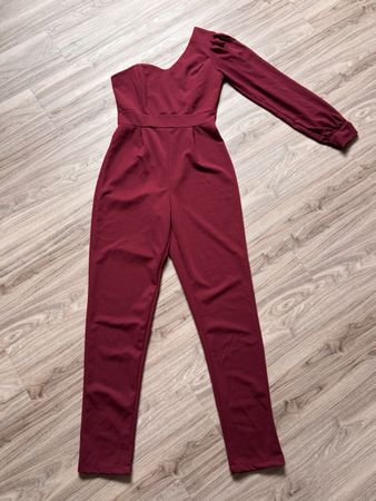 Burgunderroter Jumpsuit Marke Wal-G Grösse M