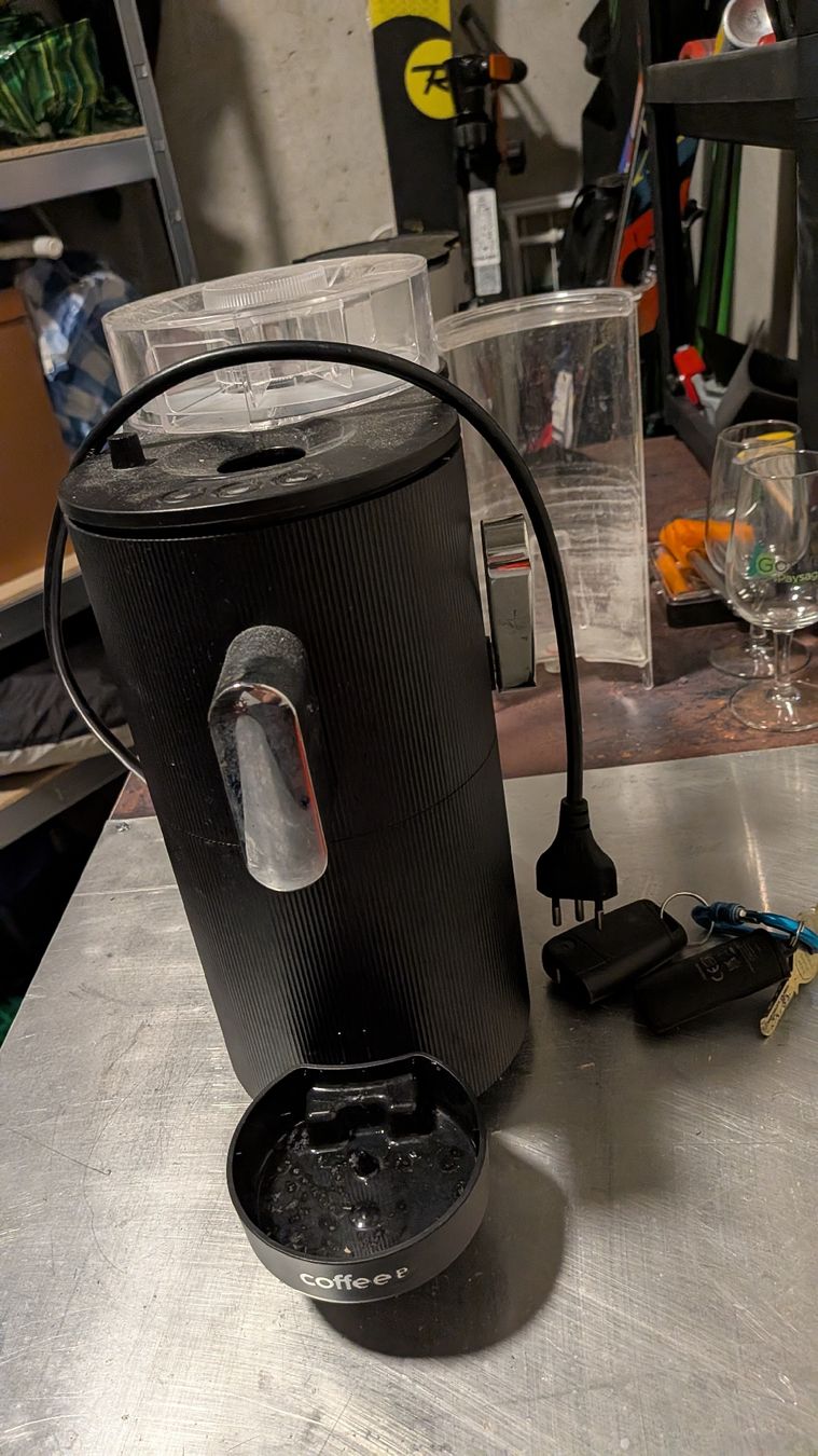 Coffee B Kaffeemaschinen & Espressomaschinen: Machine à café Coffeer noire avec accessoires bon état – Gebraucht aus Lavigny von leo_5cbr