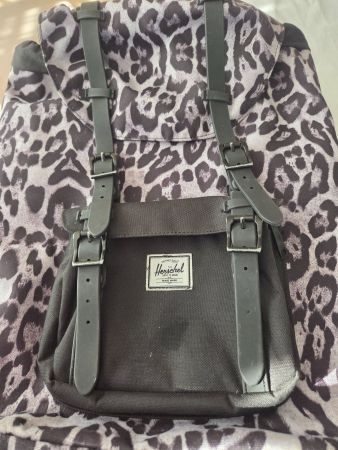 Herschel Rucksack, neuwertig, Leoprint - ein Hingucker!