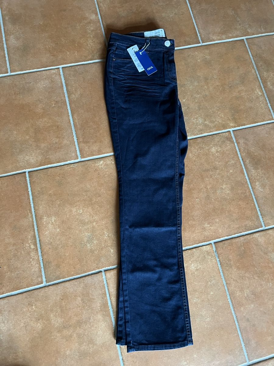 Jeans: Jeans Cecile neu – Nuovo e nell'imballaggio originale da Arboldswil venduto da CJDA 3