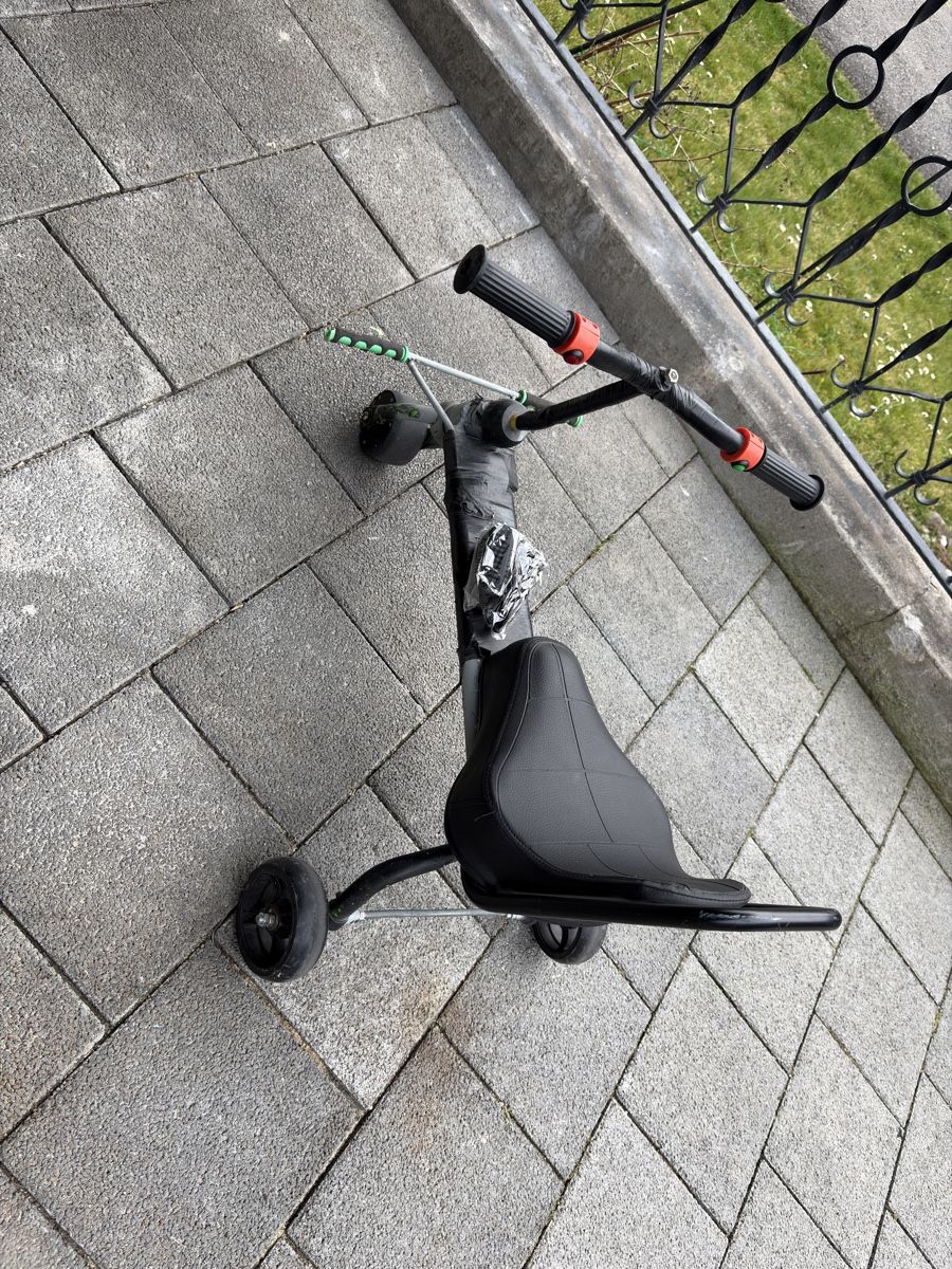 Kickboard: Trottinet a 3 ruote per bambini eletrico – Usato da Bürglen UR venduto da Cardosoluis 1