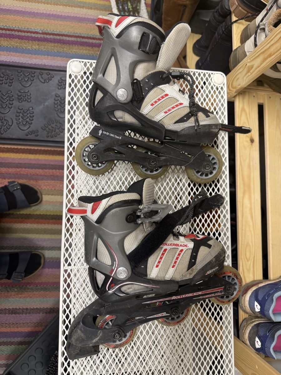 Pattini in linea & Pattini a rotelle: Rollerblades für Kinder Gr. 29-34 – Usato da Utzenstorf venduto da Nik7575 5