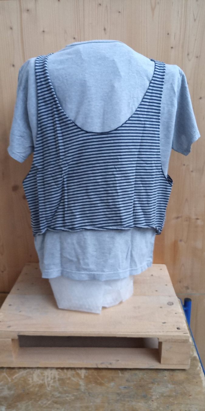 T-shirt: T-Shirt – Nuovo (secondo la descrizione) da Wängi venduto da Ladys_First 2