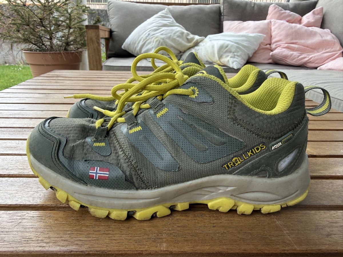 Scarpe per ragazzi: Wanderschuhe Grösse 34 – Usato da Thalwil venduto da val_bm5t